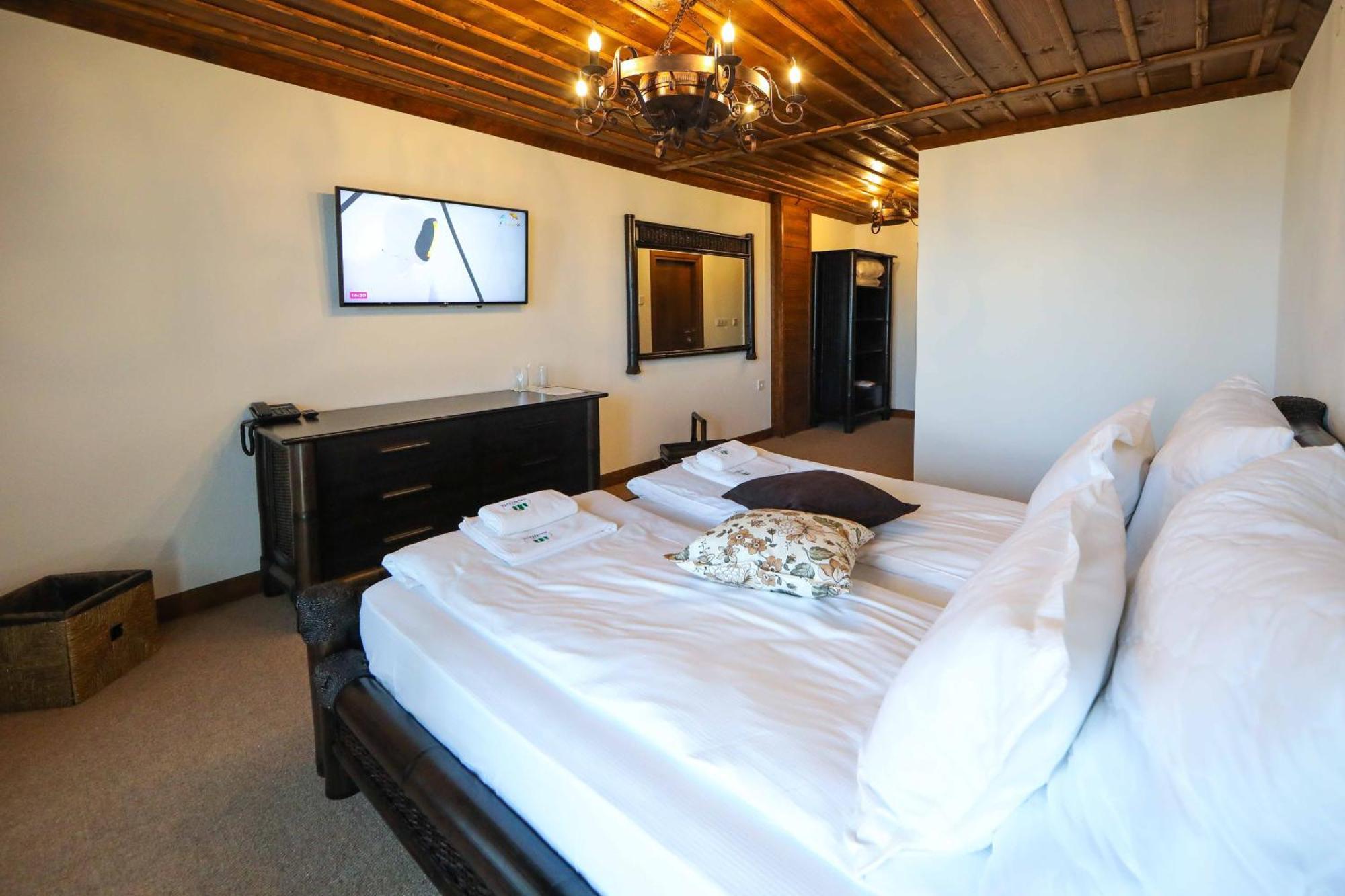 Hotel Leşten Cameră foto