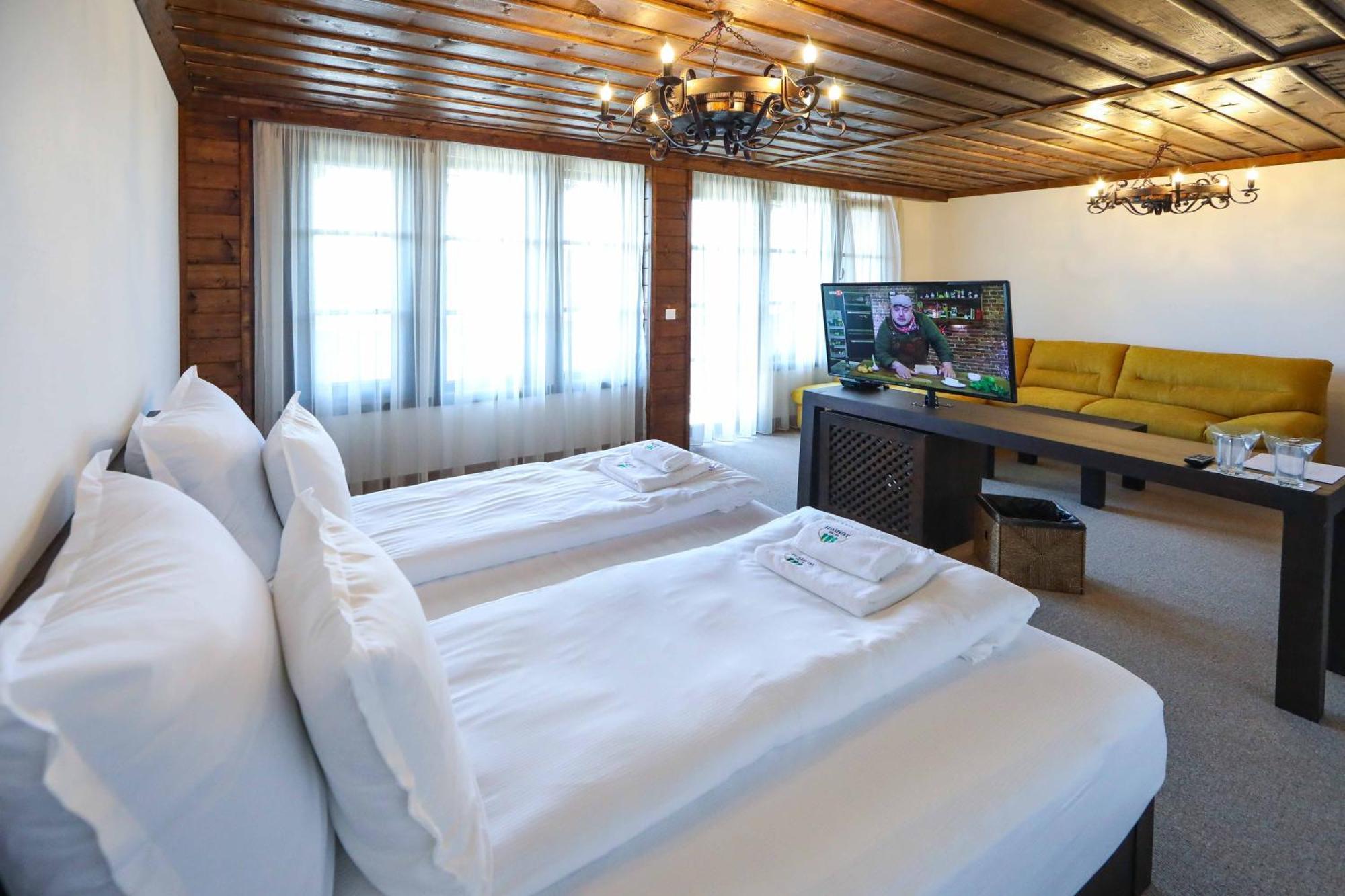 Hotel Leşten Cameră foto