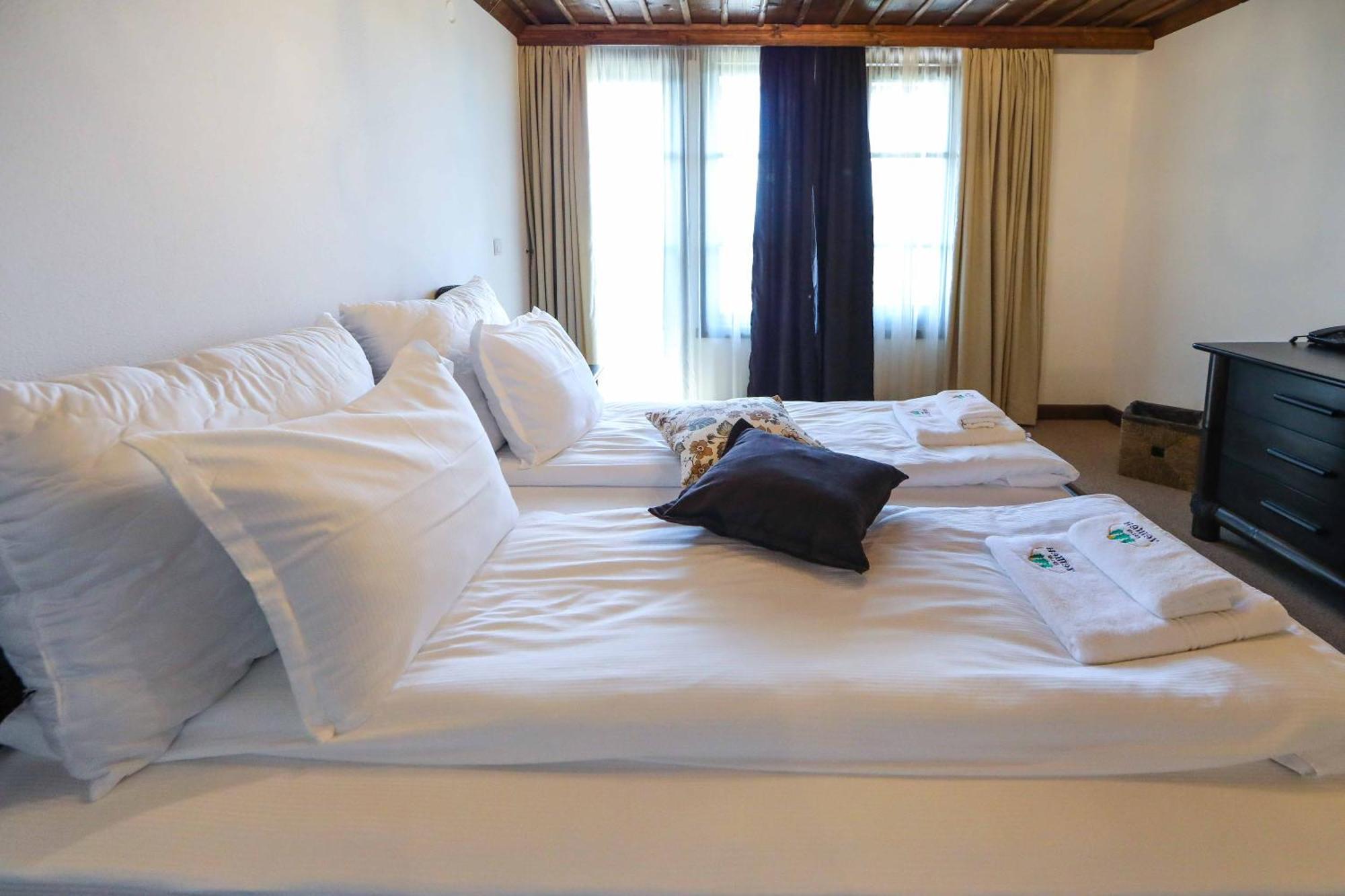 Hotel Leşten Cameră foto