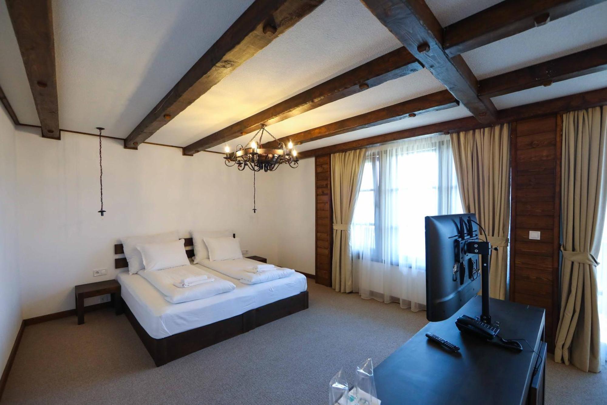 Hotel Leşten Cameră foto