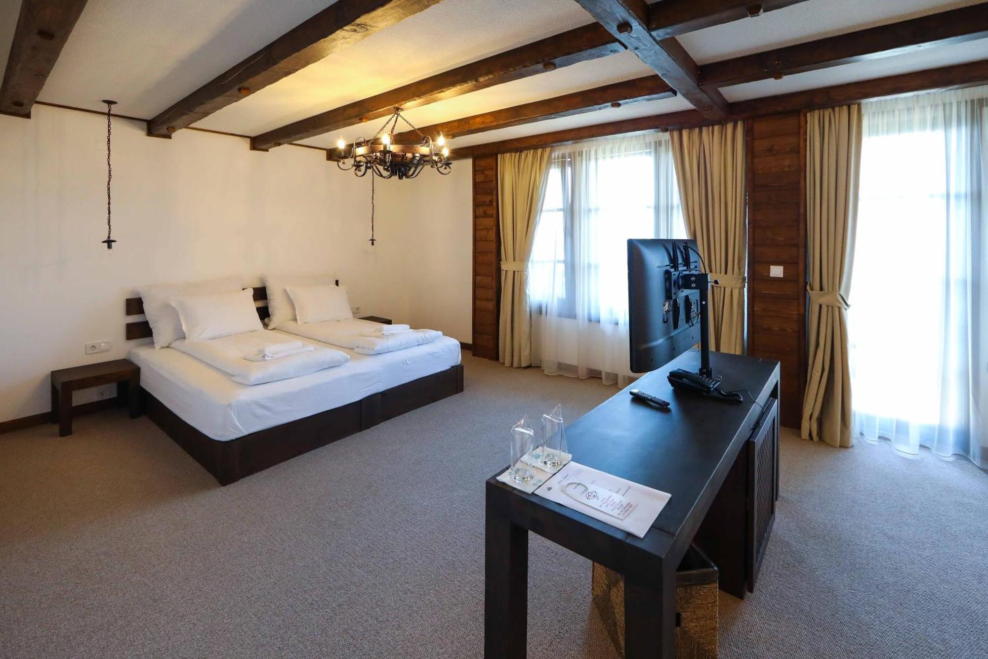 Hotel Leşten Cameră foto