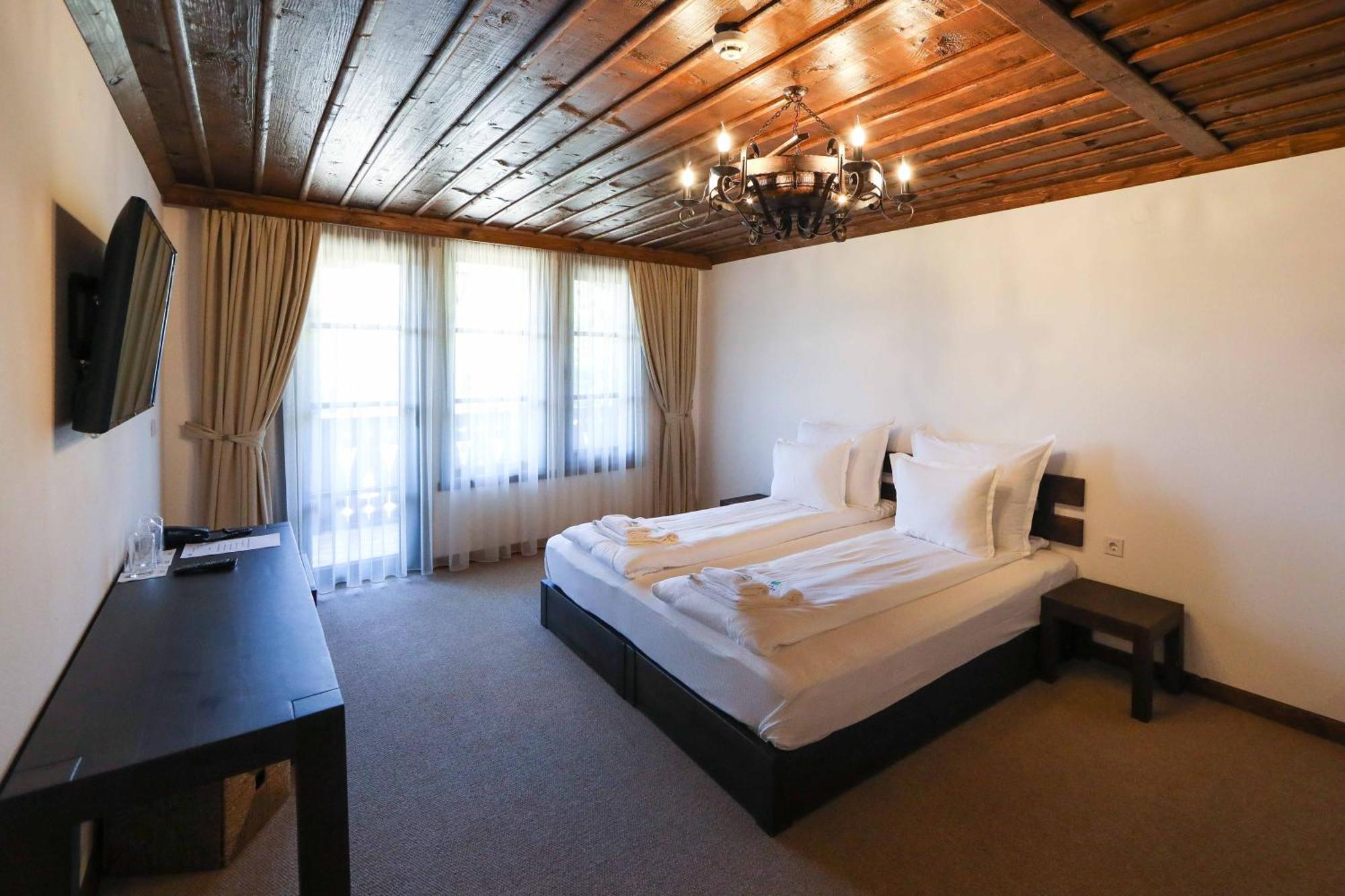 Hotel Leşten Cameră foto